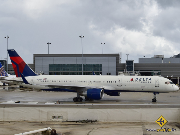 Boeing 757-251